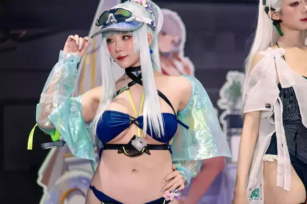 【コスプレ】大胆なビキニ水着で攻める！？『ドルフロ2』クルカイの美スタイルがゲームの実写化だった【台北ゲームショウ2026】