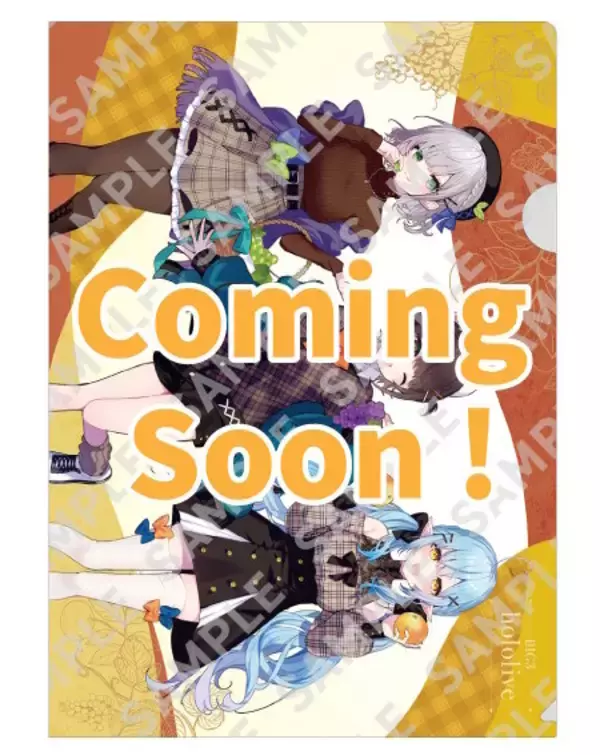 「セブン-イレブンにて「ホロライブ」キャンペーンが11月20日開催！大空スバルら3人を“秋のお出かけファッション”で描き下ろしグッズ化」の画像