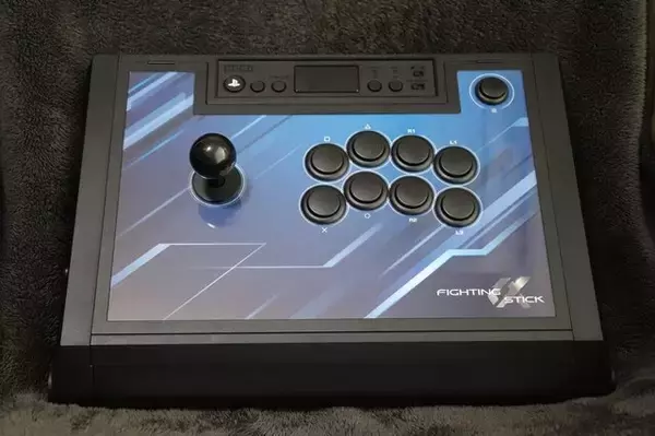 「これから格ゲーを始める人におすすめのコントローラーは？パッド・アケコン・レバーレスそれぞれの魅力をまるっと紹介【年末年始特集】」の画像