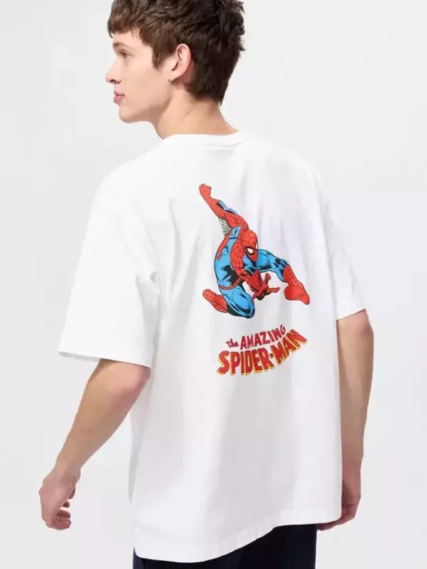 「ユニクロ「ディズニー」「ピクサー」などの新作UTがオシャレ！ミッキー、ウッディらがさりげなくポーズを決める全14種類」の画像