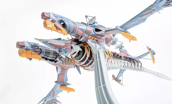 「「シン・エヴァンゲリオン劇場版」AAAヴンダーのプラモが凄まじい！大迫力な全長約509mm、肋骨のような構造体まで見事に表現」の画像