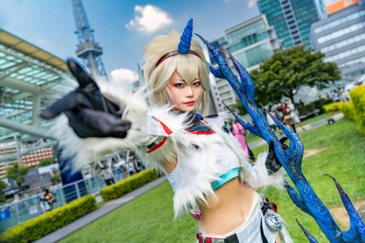 コスプレ】モンハン、キリン装備ハンターが降臨！百均アイテムで作った 
