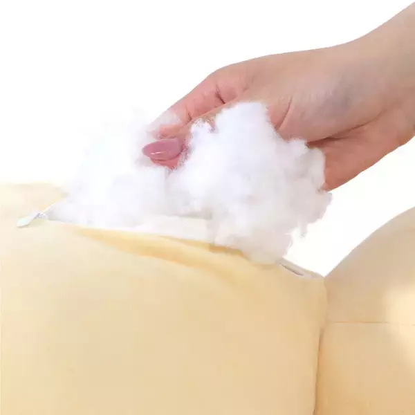 「「○○なら私の横で寝てるよ」を健全に叶える！等身大サイズの人型クッション「推し抱き枕」登場―市販のアパレルを着せて推しを再現しよう」の画像