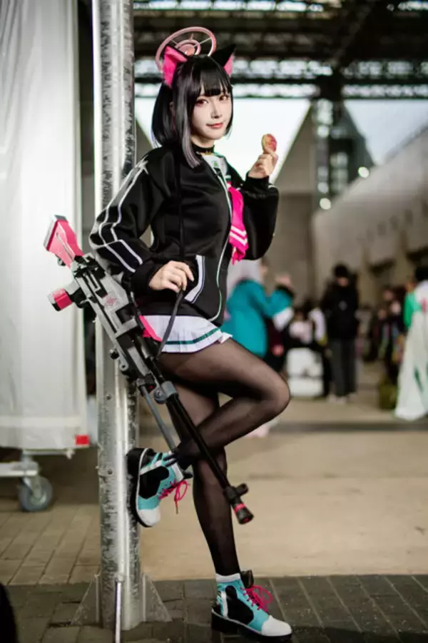 「【コスプレ】褐色が眩しい姉妹姫から電子の歌姫まで姫づくし！「ニコニコ超会議2025」美女レイヤー8選【写真25枚】」の画像