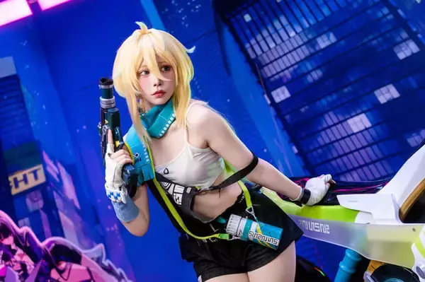 「【コスプレ】美女のショーパン×バイクって良いよね！『カレイドライダー』プロームは無表情なのに愛らしさが溢れ出て目が離せない【写真9枚】」の画像