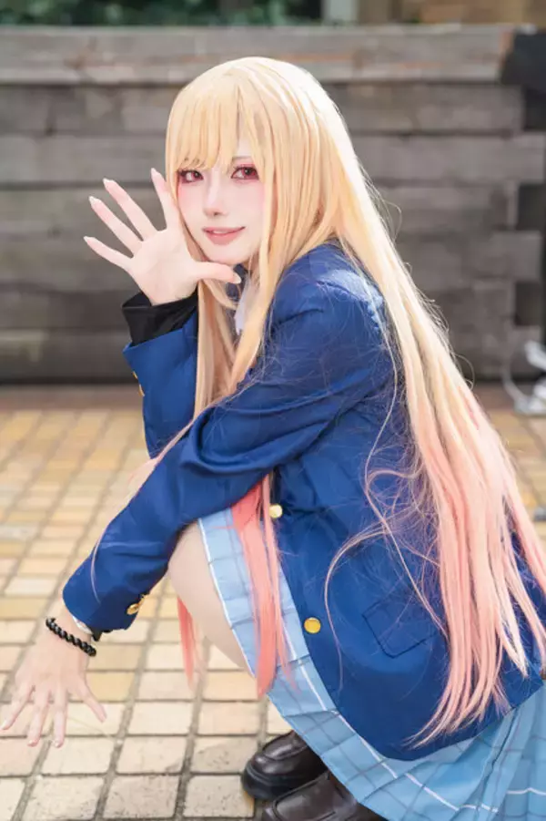 「【コスプレ】制服ギャルのミニスカ＆笑顔にドキドキ！「着せ恋」海夢が恋に落ちそうなくらい可愛すぎた【写真11枚】」の画像