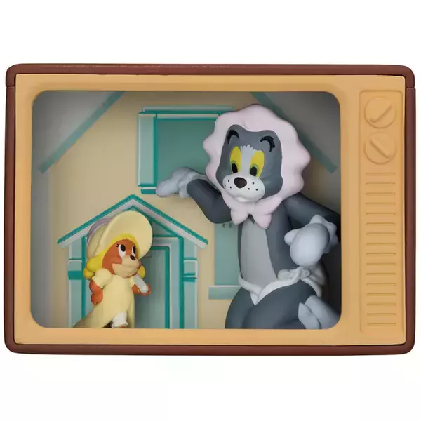 「「トムとジェリー」85周年一番くじで仲良くケンカする2人のフィギュアがたっぷり！「階段の形になったトム」の折り畳みクッションも必見」の画像