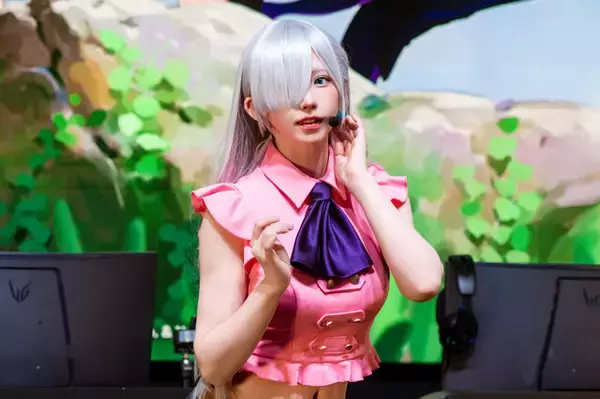「【コスプレ】日本一のコスプレイヤーのえなこが『七つの大罪：Origin』エリザベスで登場！美くびれ＆絶対領域で魅せる【写真27枚】」の画像