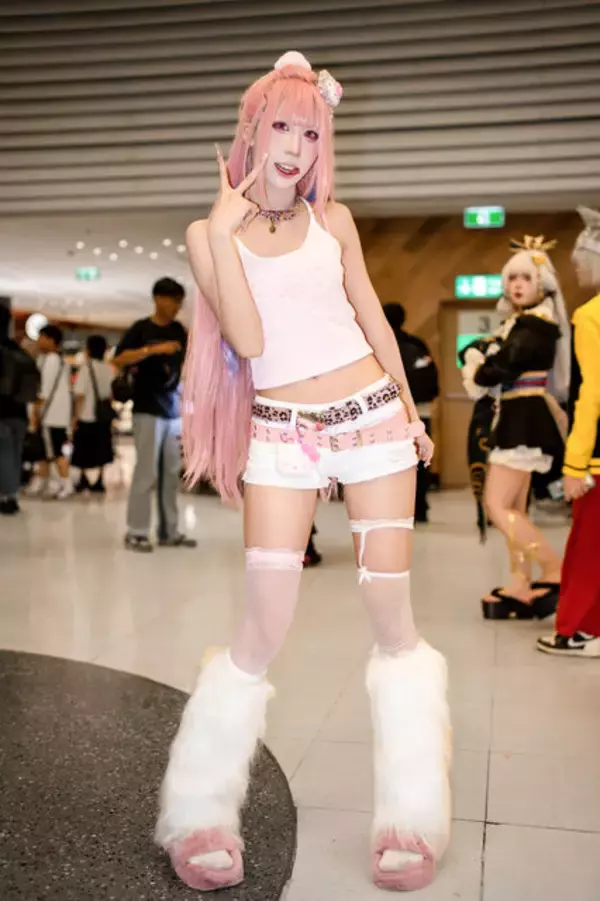 「【コスプレ】ガングロ、豹柄、ルーズソックス…平成ギャルがタイに集結！？ミニスカポリスも可愛いバンコクイベント美女レイヤーまとめ【写真38枚】」の画像