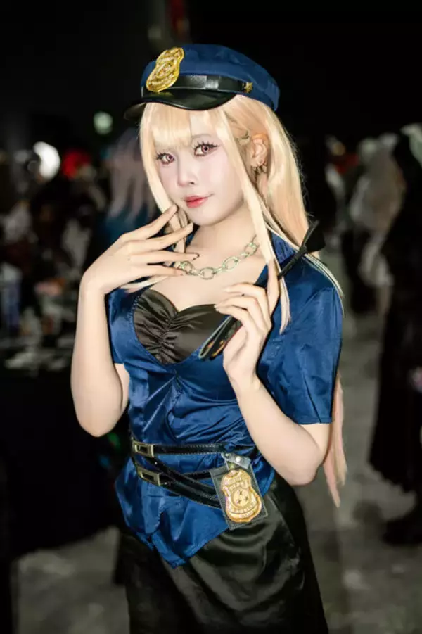 「【コスプレ】ガングロ、豹柄、ルーズソックス…平成ギャルがタイに集結！？ミニスカポリスも可愛いバンコクイベント美女レイヤーまとめ【写真38枚】」の画像