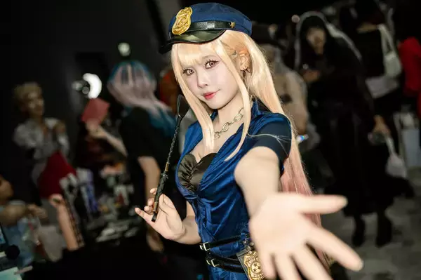 「【コスプレ】ガングロ、豹柄、ルーズソックス…平成ギャルがタイに集結！？ミニスカポリスも可愛いバンコクイベント美女レイヤーまとめ【写真38枚】」の画像