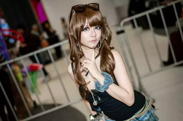 「【コスプレ】ガングロ、豹柄、ルーズソックス…平成ギャルがタイに集結！？ミニスカポリスも可愛いバンコクイベント美女レイヤーまとめ【写真38枚】」の画像