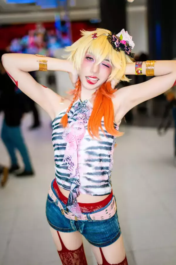 「【コスプレ】ガングロ、豹柄、ルーズソックス…平成ギャルがタイに集結！？ミニスカポリスも可愛いバンコクイベント美女レイヤーまとめ【写真38枚】」の画像