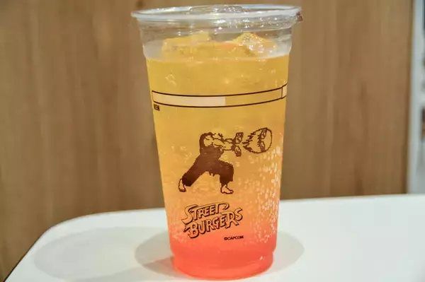 「「ストリートファイター」×マクドナルド！ リュウ、春麗、ケンのバーガーは、味も包装紙のデザインも見どころ満載【試食会レポ】」の画像