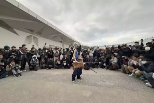 「【コスプレ】「鬼滅の刃」伊之助の女体化が美しすぎる！細いウエストが際立つポージングで美スタイルを魅せる台湾美女レイヤー【写真8枚】」の画像