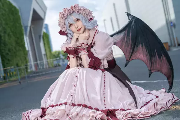 「【コスプレ】東方Projectの人気キャラが集結！美しいデザインのドレスに身を包んだ博麗神社例大祭のファションショー特別レポ第2弾【写真40枚】」の画像