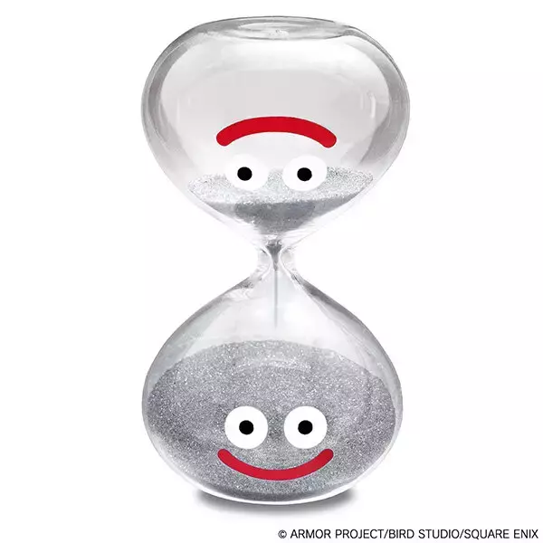 「『ドラクエ』ロード画面イメージのスライム砂時計から、ちいさなメダルが隠されたリュックまで、人気グッズが再受注」の画像