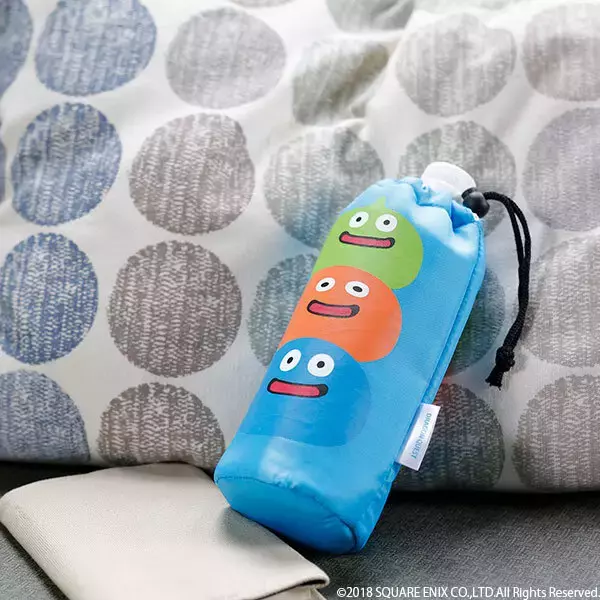 「『ドラクエ』ロード画面イメージのスライム砂時計から、ちいさなメダルが隠されたリュックまで、人気グッズが再受注」の画像