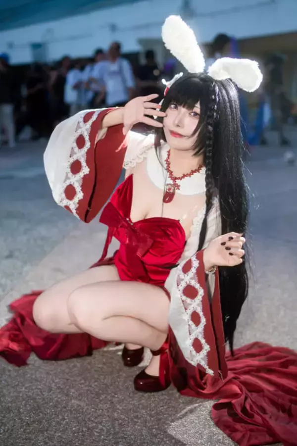 「【コスプレ】上はウサ耳巫女、下はハイレグ美脚のギャップがすごい！香港美女の『アズレン』大山が清楚なのにセクシーすぎた【写真7枚】」の画像
