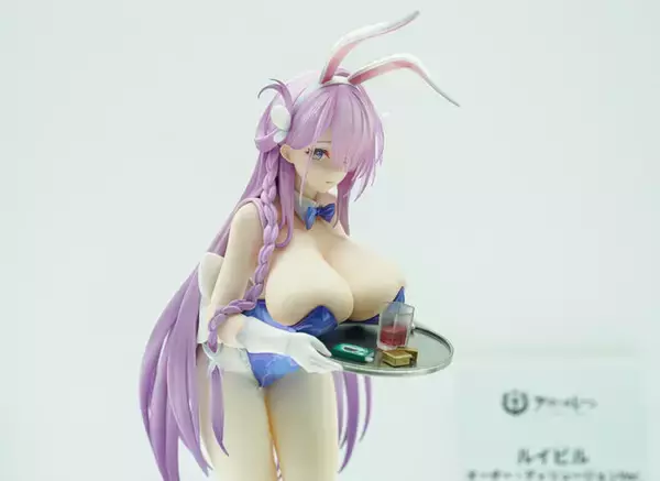 「ドキッとする夏衣装から涼やかなドレスまで、「ワンフェス」に猛暑を吹き飛ばす『アズレン』『ブルアカ』美女フィギュアが集結【WF2025夏】」の画像