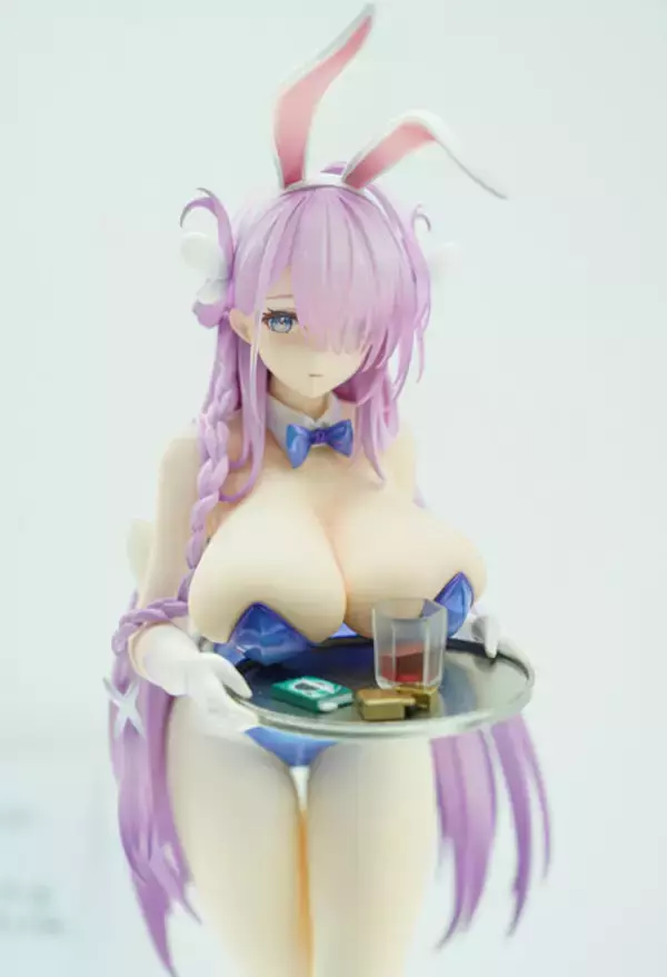 「ドキッとする夏衣装から涼やかなドレスまで、「ワンフェス」に猛暑を吹き飛ばす『アズレン』『ブルアカ』美女フィギュアが集結【WF2025夏】」の画像