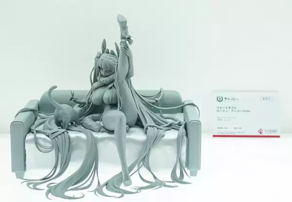 「ドキッとする夏衣装から涼やかなドレスまで、「ワンフェス」に猛暑を吹き飛ばす『アズレン』『ブルアカ』美女フィギュアが集結【WF2025夏】」の画像