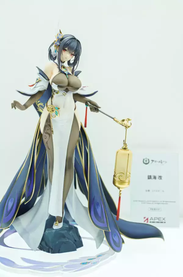 「ドキッとする夏衣装から涼やかなドレスまで、「ワンフェス」に猛暑を吹き飛ばす『アズレン』『ブルアカ』美女フィギュアが集結【WF2025夏】」の画像