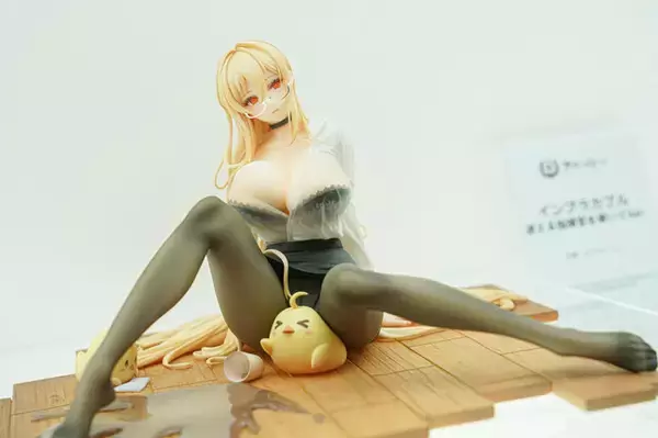 「ドキッとする夏衣装から涼やかなドレスまで、「ワンフェス」に猛暑を吹き飛ばす『アズレン』『ブルアカ』美女フィギュアが集結【WF2025夏】」の画像