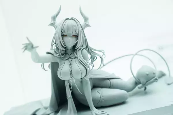 「ドキッとする夏衣装から涼やかなドレスまで、「ワンフェス」に猛暑を吹き飛ばす『アズレン』『ブルアカ』美女フィギュアが集結【WF2025夏】」の画像