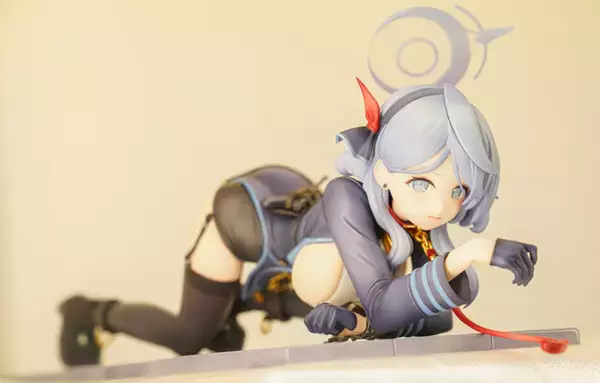 「ドキッとする夏衣装から涼やかなドレスまで、「ワンフェス」に猛暑を吹き飛ばす『アズレン』『ブルアカ』美女フィギュアが集結【WF2025夏】」の画像