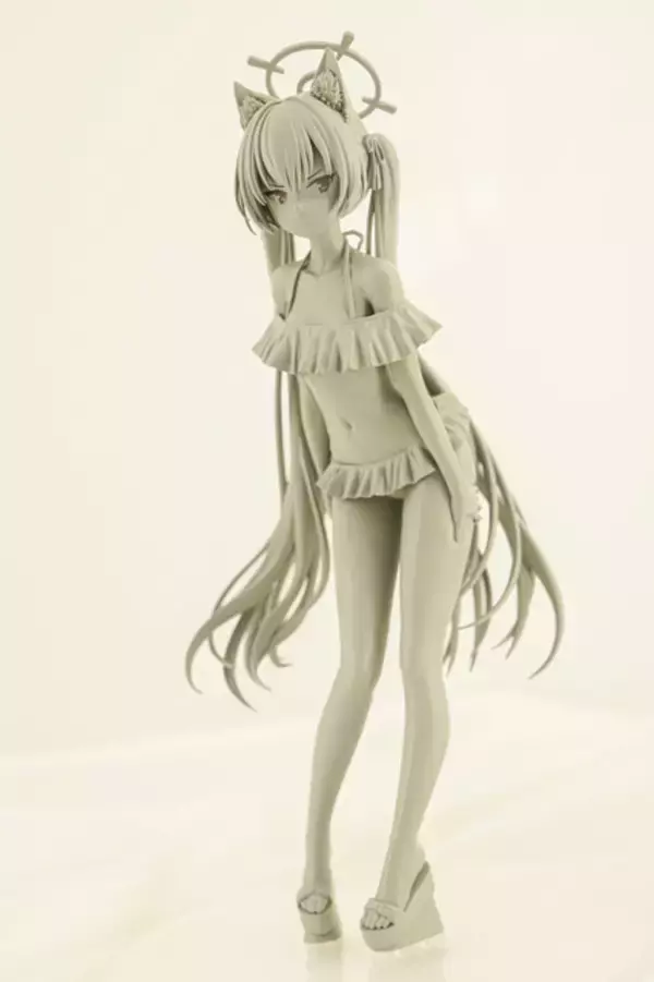 「ドキッとする夏衣装から涼やかなドレスまで、「ワンフェス」に猛暑を吹き飛ばす『アズレン』『ブルアカ』美女フィギュアが集結【WF2025夏】」の画像