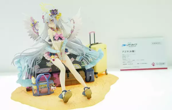 「ドキッとする夏衣装から涼やかなドレスまで、「ワンフェス」に猛暑を吹き飛ばす『アズレン』『ブルアカ』美女フィギュアが集結【WF2025夏】」の画像