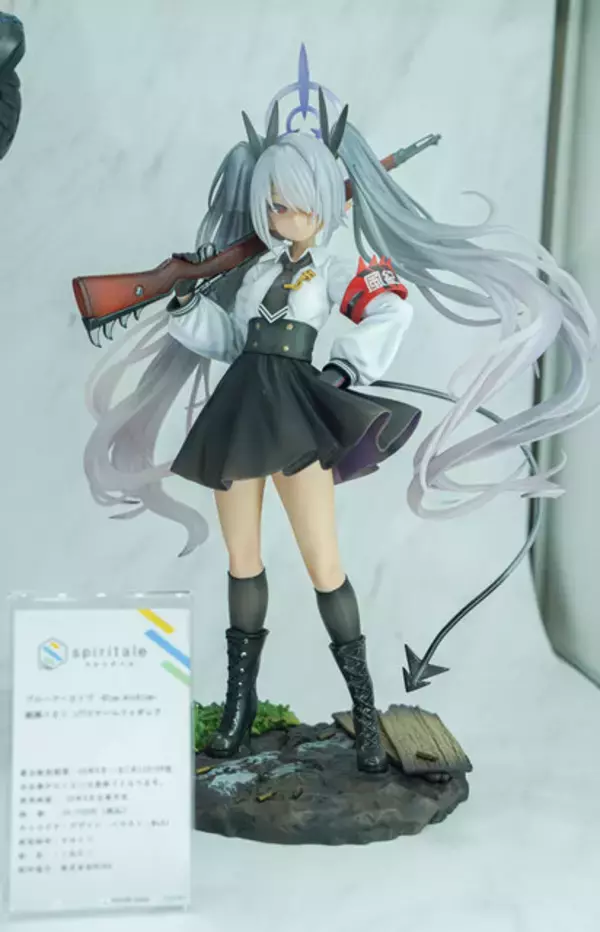 「ドキッとする夏衣装から涼やかなドレスまで、「ワンフェス」に猛暑を吹き飛ばす『アズレン』『ブルアカ』美女フィギュアが集結【WF2025夏】」の画像