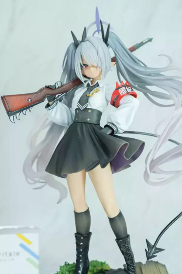 「ドキッとする夏衣装から涼やかなドレスまで、「ワンフェス」に猛暑を吹き飛ばす『アズレン』『ブルアカ』美女フィギュアが集結【WF2025夏】」の画像