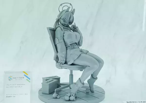 「ドキッとする夏衣装から涼やかなドレスまで、「ワンフェス」に猛暑を吹き飛ばす『アズレン』『ブルアカ』美女フィギュアが集結【WF2025夏】」の画像