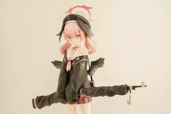 「ドキッとする夏衣装から涼やかなドレスまで、「ワンフェス」に猛暑を吹き飛ばす『アズレン』『ブルアカ』美女フィギュアが集結【WF2025夏】」の画像