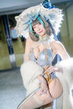 「【コスプレ】スリットから覗く美脚で描くS字カーブが麗しい！『アズレン』チェシャーのチャイナドレス姿が優雅な美しさだった【写真7枚】」の画像4