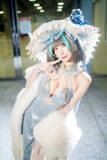 「【コスプレ】スリットから覗く美脚で描くS字カーブが麗しい！『アズレン』チェシャーのチャイナドレス姿が優雅な美しさだった【写真7枚】」の画像6