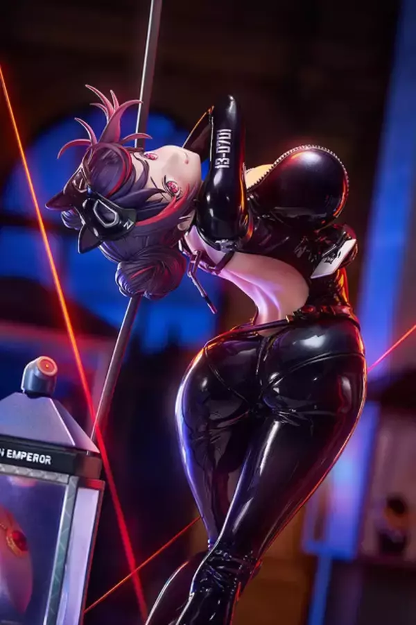 「ピッチリ怪盗スーツでも隠しきれないムチムチボディ！『勝利の女神：NIKKE』より「クエンシー」がエスケープクイーン衣装で立体化」の画像