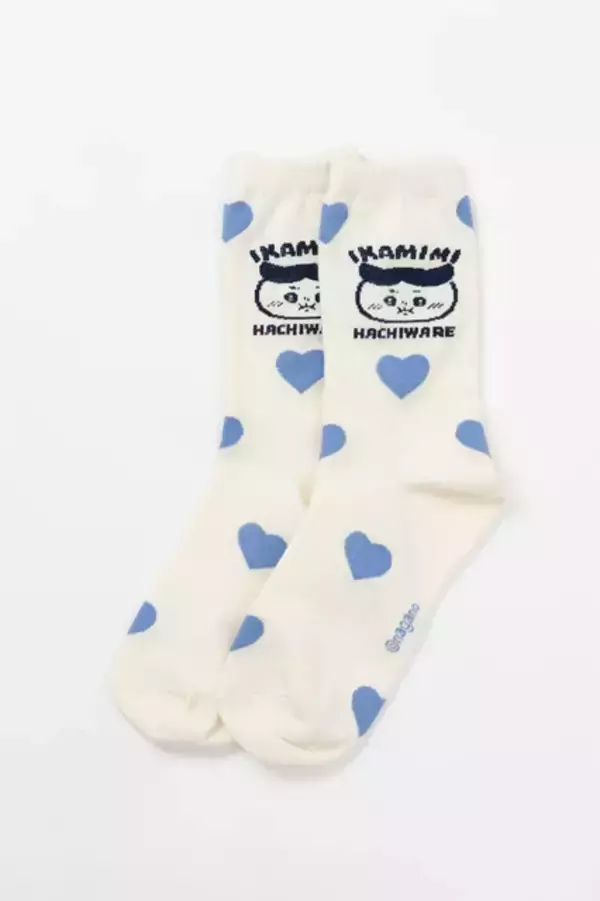 「「ちいかわ」ハチワレ好きは見逃せない！いろんな表情のTシャツや使いやすさ抜群の巾着型トートバッグなどが2月18日発売」の画像