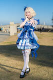 「【コスプレ】爽やかなブルーのふりふり衣装が可愛すぎ！イベントもプロデュースする才色兼備の美女レイヤー現る【写真7枚】」の画像5