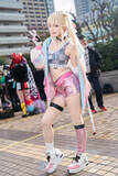 「【コスプレ】ヘソだしショートパンツが似合う美スタイル！『NIKKE』ジャッカルは挑発的な表情もかっこいい【写真9枚】」の画像2