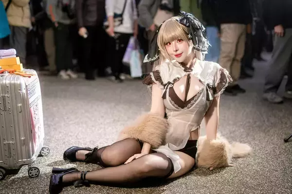 「【コスプレ】はちきれんばかりのスタイル抜群な美ボディ！タイ美女レイヤーの『アズレン』フォーミダブルは曲線美が素晴らしすぎた【写真7枚】」の画像