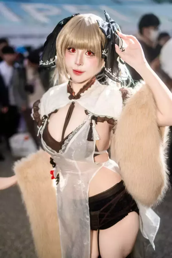 「【コスプレ】はちきれんばかりのスタイル抜群な美ボディ！タイ美女レイヤーの『アズレン』フォーミダブルは曲線美が素晴らしすぎた【写真7枚】」の画像