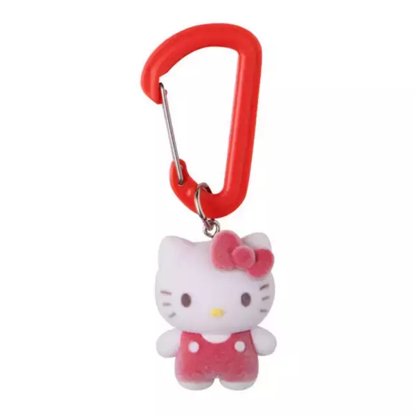 「サンリオキャラクターズ」ふわふわのフロッキーマスコット付き！ハローキティやポムポムプリン含む全5種カラビナが、ガシャポン売り場で展開