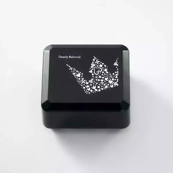 「『キングダム ハーツ』グッズがディズニーストアで発売！ぬいぐるみ8種や「100エーカーの森」イラストのポーチなど盛りだくさん」の画像