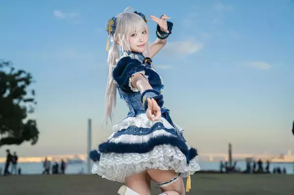 【コスプレ】スラリと伸びる美脚が映える！ミニスカ×もこもこのチャイナ風衣装が似合う美女レイヤーは可愛さも満点【写真7枚】