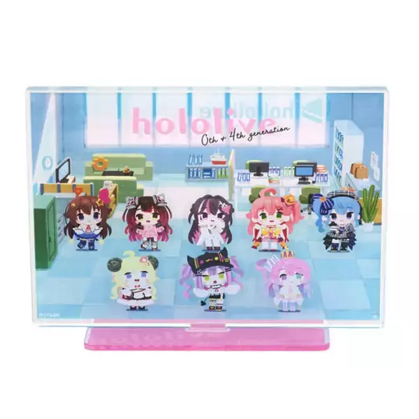 「「ホロライブ」かわいい描き下ろしイラスト使用！さまざまなタレントをデザインしたフルカラーTシャツや、表面がぷにぷにした缶バッジなど4アイテム」の画像