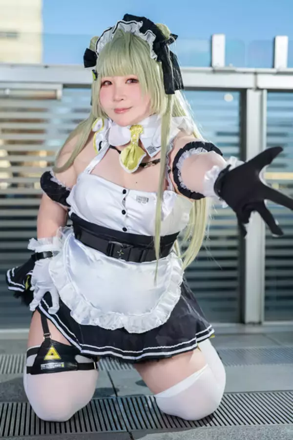 「【コスプレ】振り向きポーズの背中が美しい『NIKKE』、ドレス姿が華麗な『原神』など「アコスタさいたま」美女レイヤー9選【写真39枚】」の画像