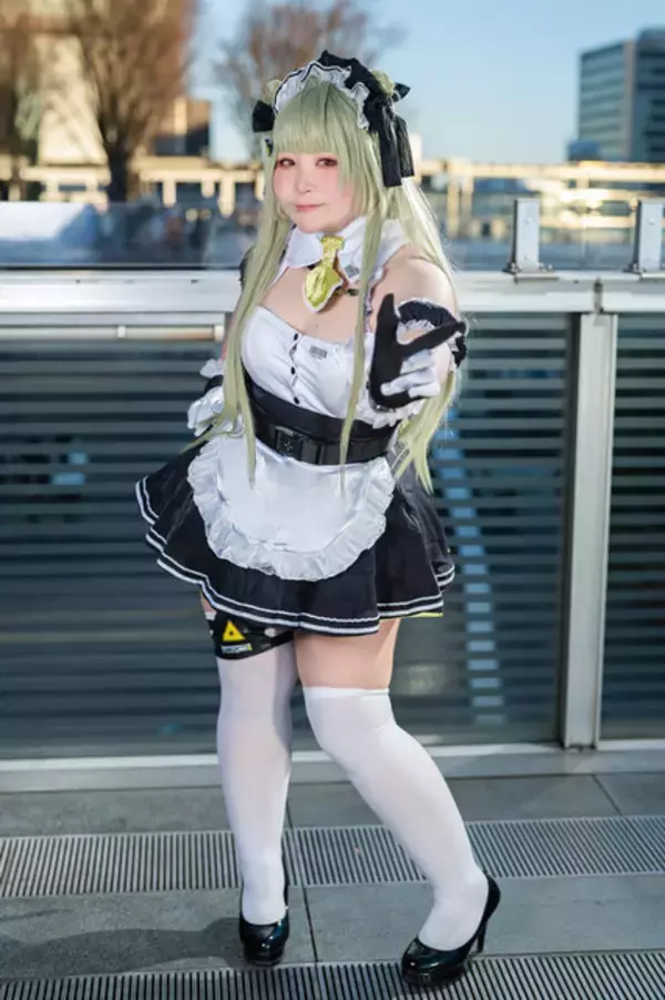 「【コスプレ】振り向きポーズの背中が美しい『NIKKE』、ドレス姿が華麗な『原神』など「アコスタさいたま」美女レイヤー9選【写真39枚】」の画像